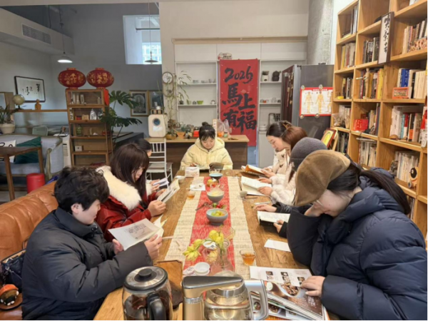 开展“书香润芳华·甜蜜庆佳节”妇女节主题活动