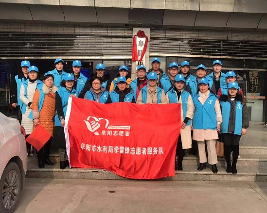 开展3.5学雷锋志愿者活动